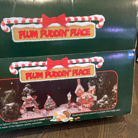 8 piece Christmas village that lights up porcelain new with tags - Picture 1 of 10